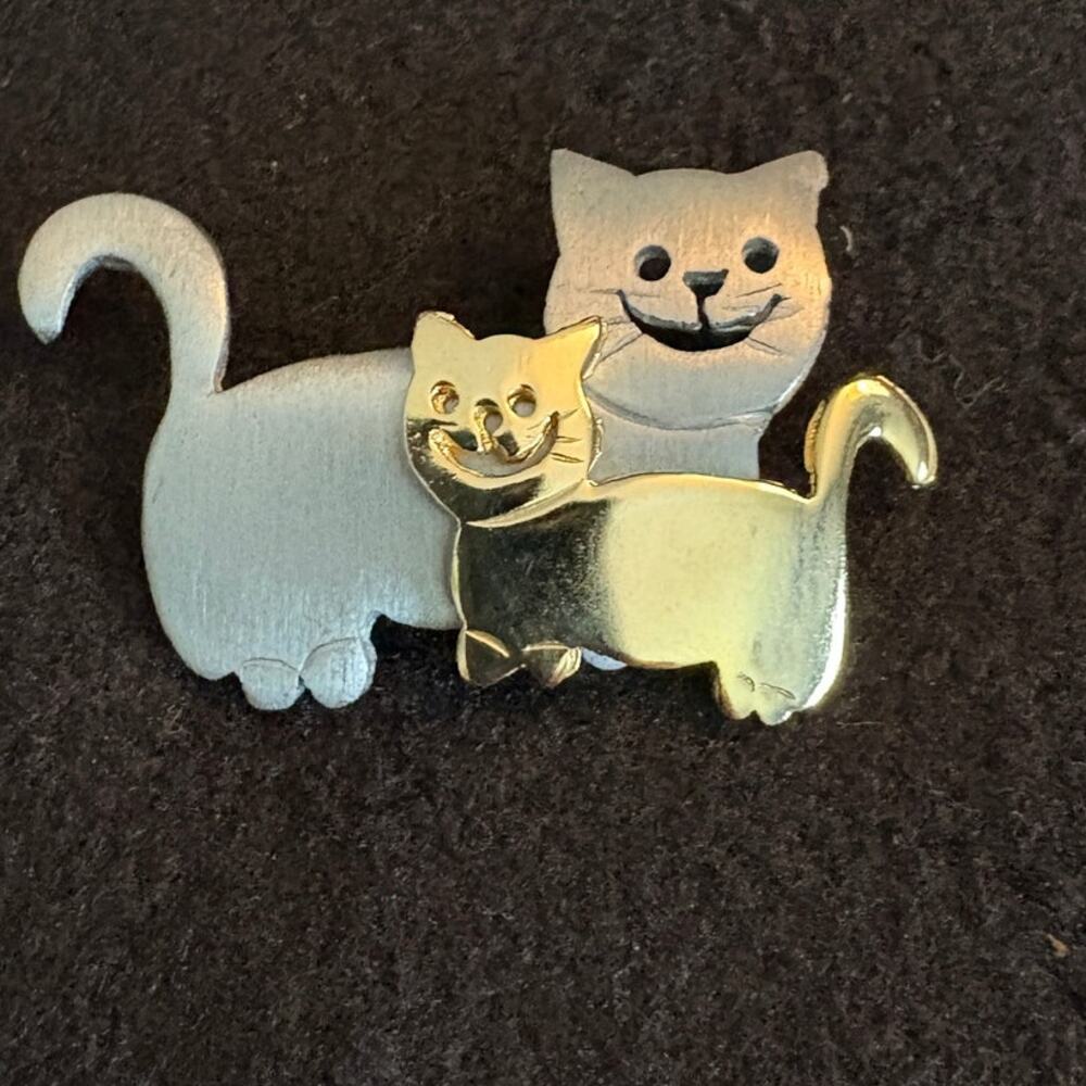 Vintage Ultra Craft Two Tone Cat Figurine Brooch- 1.5" Tall